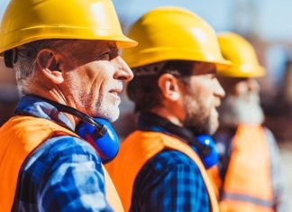 מדוע חשיבותה של הבטיחות בעבודה והכשרה מקצועית היא קריטית? פאנלים סולאריים לבית