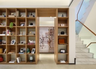 מעקה למדרגות פנים