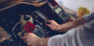 מצברי ליתיום ורכבים תפעוליים חשמליים: המהפכה הירוקה